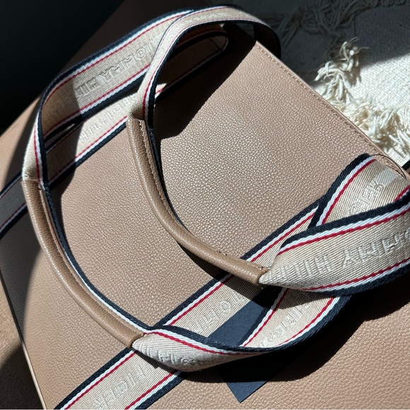 TOMMY HILFIGER | Tote Bag - Picture 7 of 16